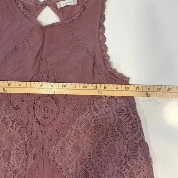Altar’d State Mauve Lace Boho Shift Dress | Sleeveless Keyhole Back | Size Small - Picture 10 of 11